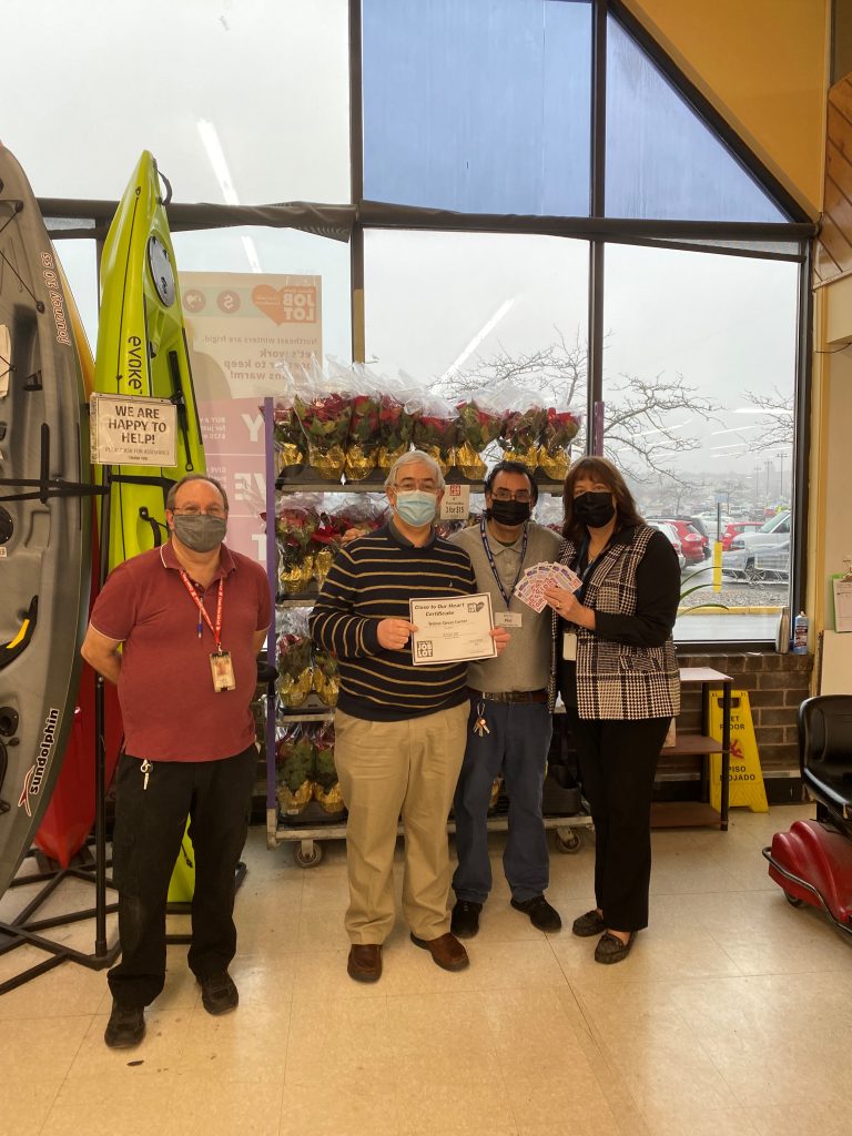 Ocean State Jot Lot Donates to Walnut Street Center